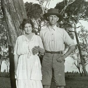 Photo of Karen Blixen with her brother Thomas