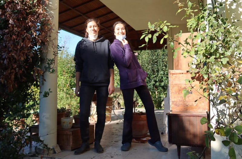 Photo of Duygu and Ozlem Ezer