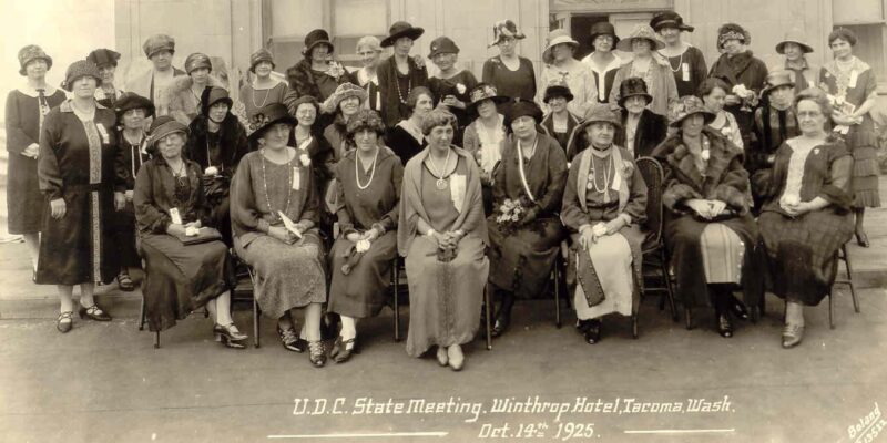 Photo: Washington State chapter meeting of the United Daughters of the Confederacy in 1925.